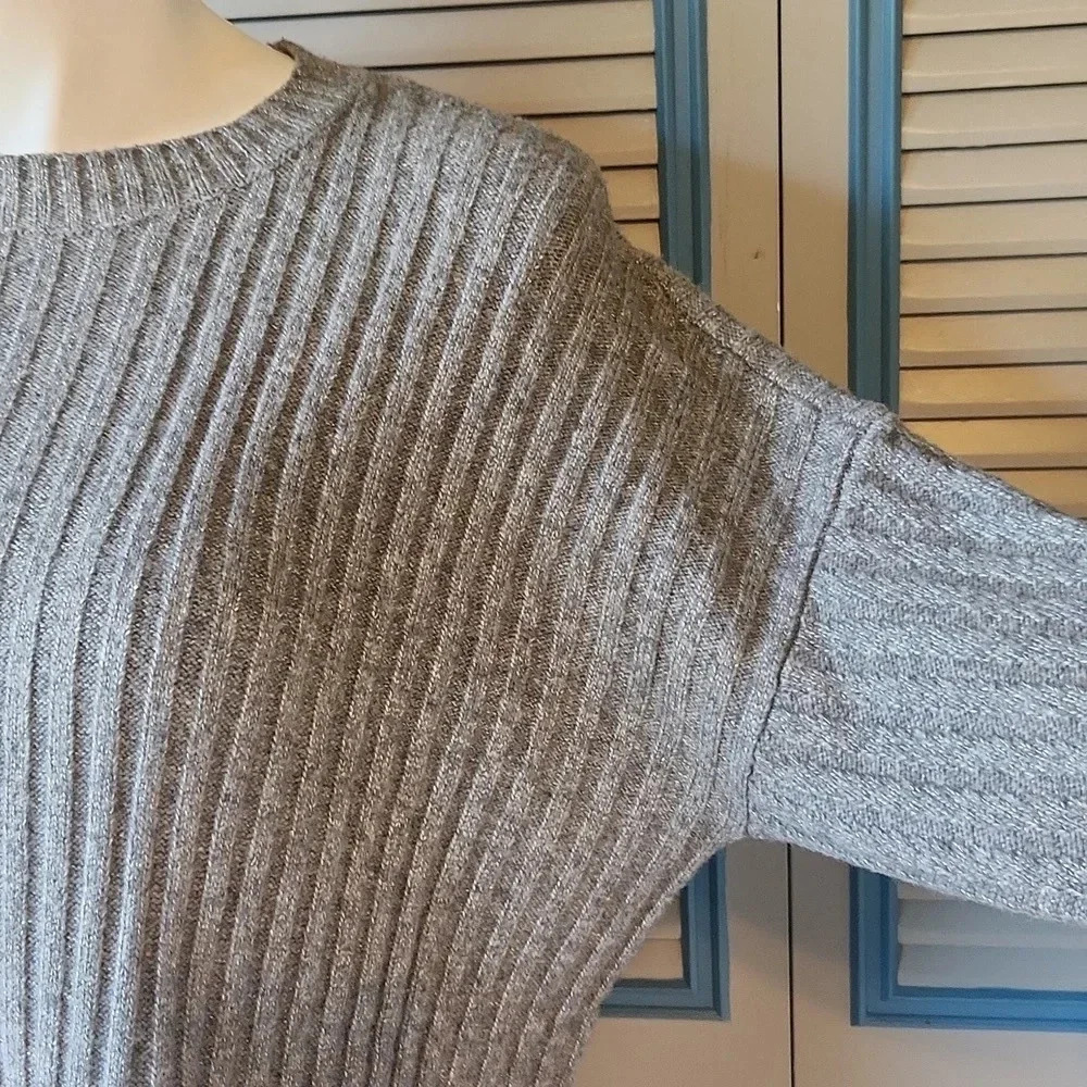 Simply Vera Wang Women’s Gray Asymmetrical Sweater - Picture 7 of 13